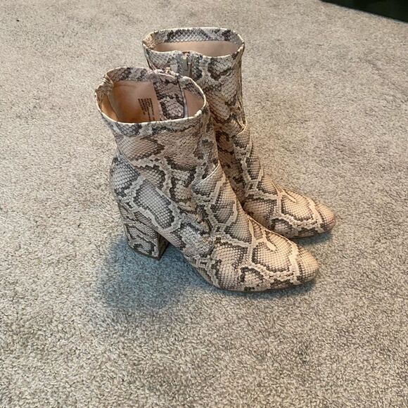 Steve Madden Snake‎ Booties womens 10 - Picture 1 of 5